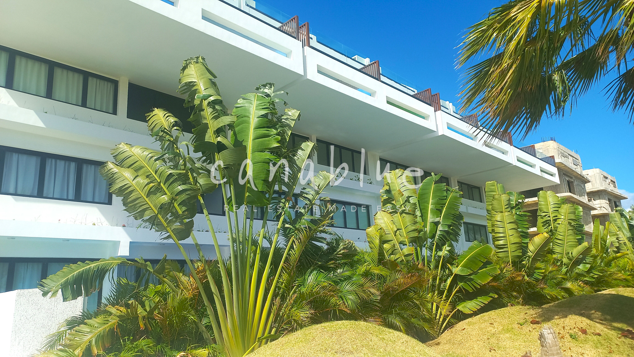 Three-Level Retreat in Las Iguanas