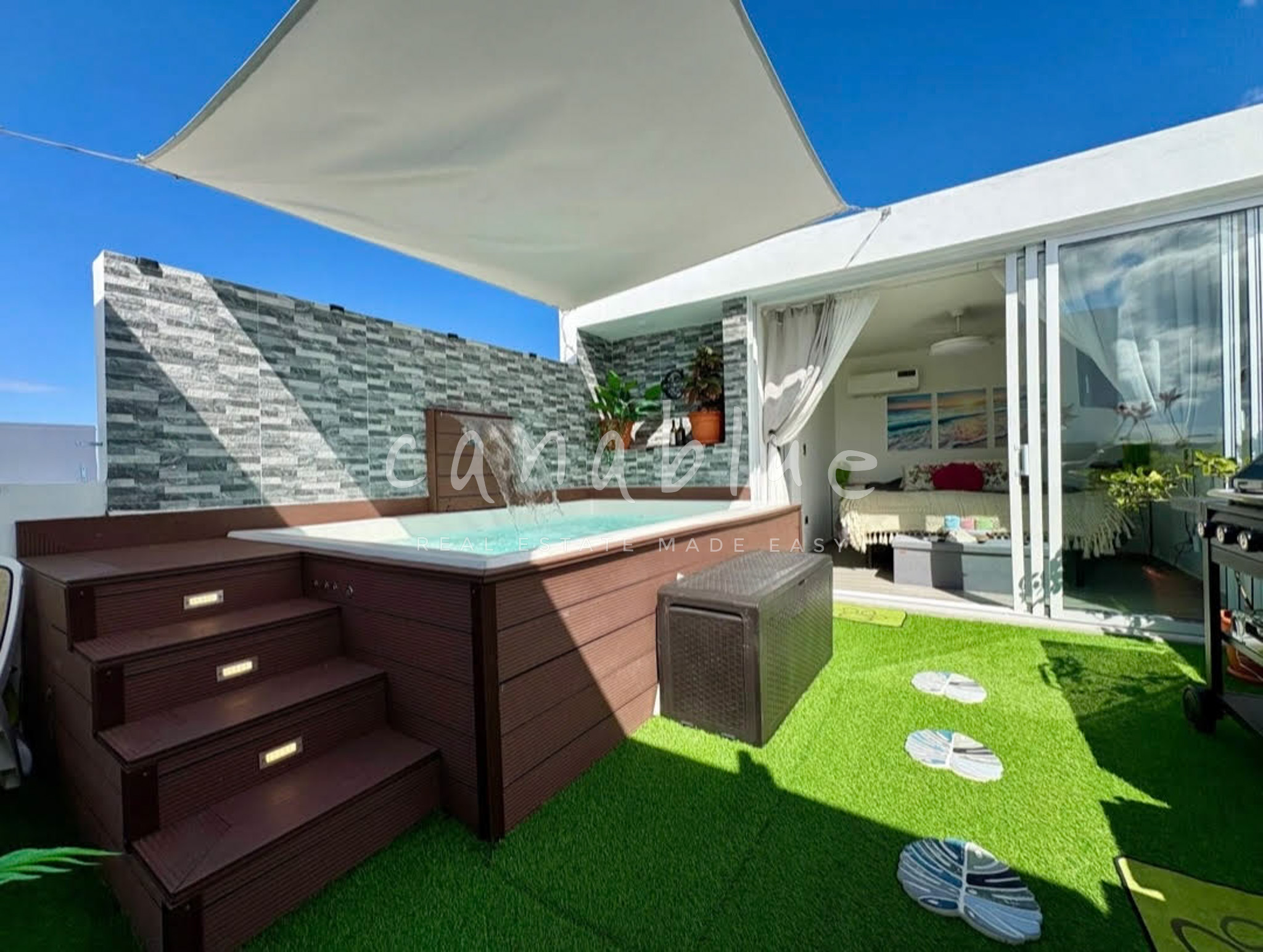 Modern Villa with Rooftop in Brisas